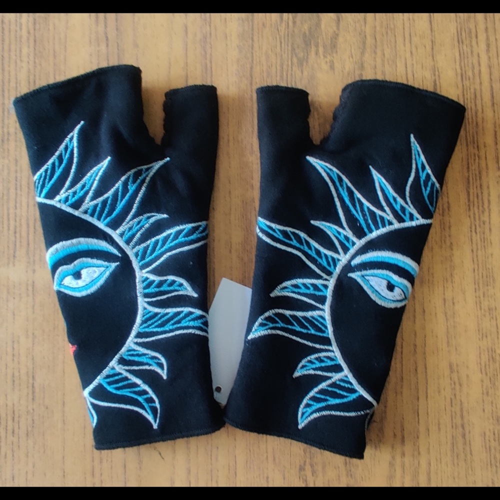 NEW Nepal texting arm warmers gloves mittens
